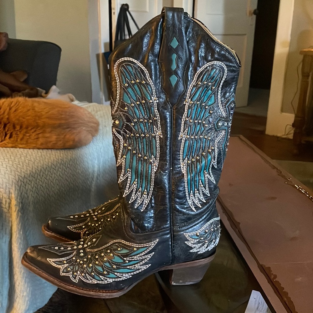 Corral vintage cow girl boots. 7.5 womens